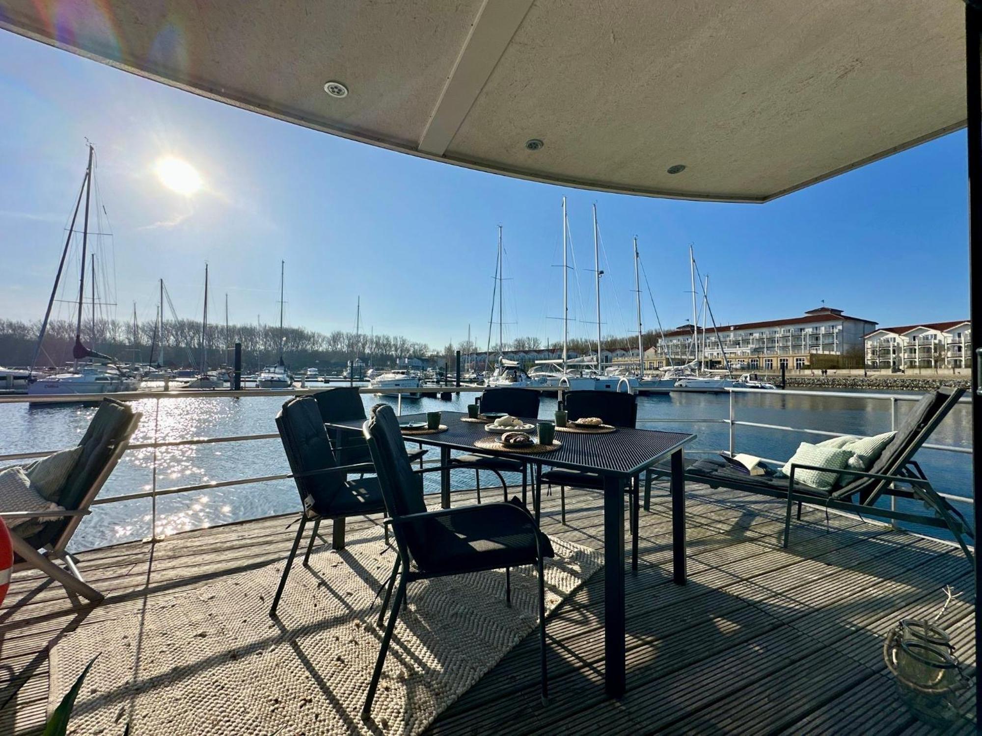 Exklusives Ostsee-Hausboot, Kueche Mit Spueler, Tv, Grosse Sonnenterrasse, 3X Kostenfreie Kfz-Parkplaetze, Klimaanlage, Bis Zu 6 Personen, 2X Baeder, Waschmaschine Boltenhagen (Ostseebad) Exterior foto